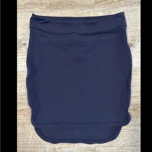 Lululemon Skirt Navy Size 6 High Low